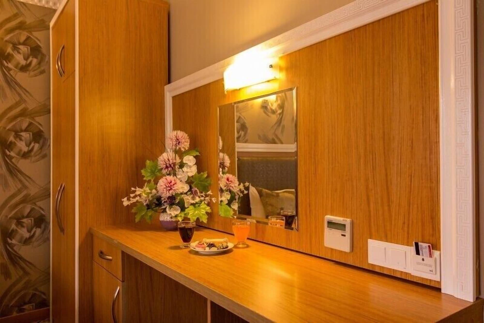 Grand Rosa Hotel Истанбул Екстериор снимка